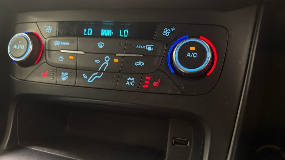 Ford Focus 1.0 Ecoboost Zetec Edition #42