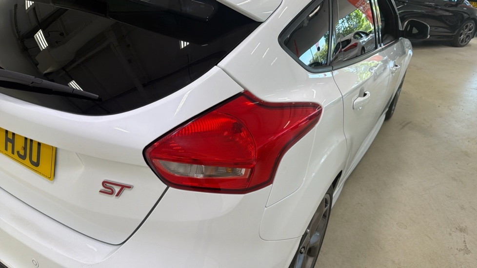 Ford Focus 1.0 Ecoboost Zetec Edition #28