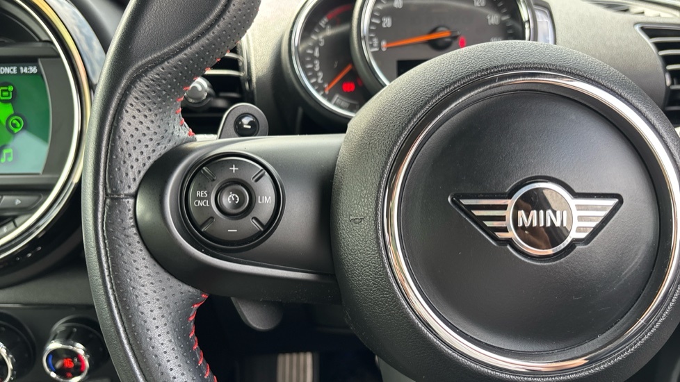 Mini Clubman Cooper Classic Red #17