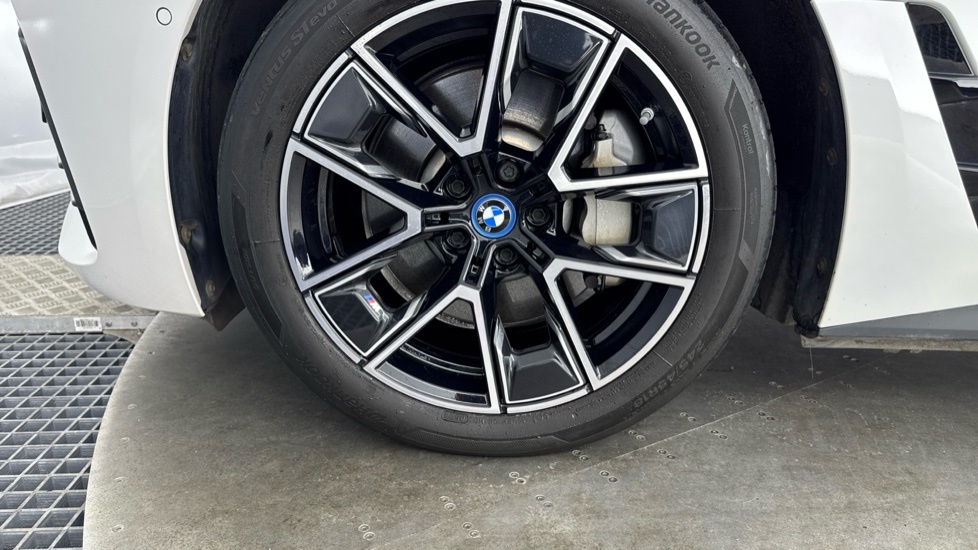 BMW i4 Edrive40 M Sport Blue #34