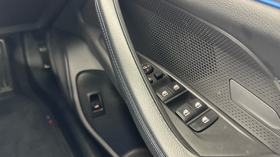 BMW i4 Edrive40 M Sport Blue #31