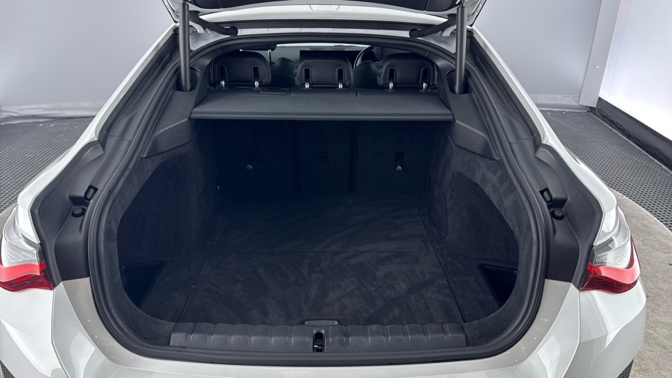 BMW i4 Edrive40 M Sport Blue #13