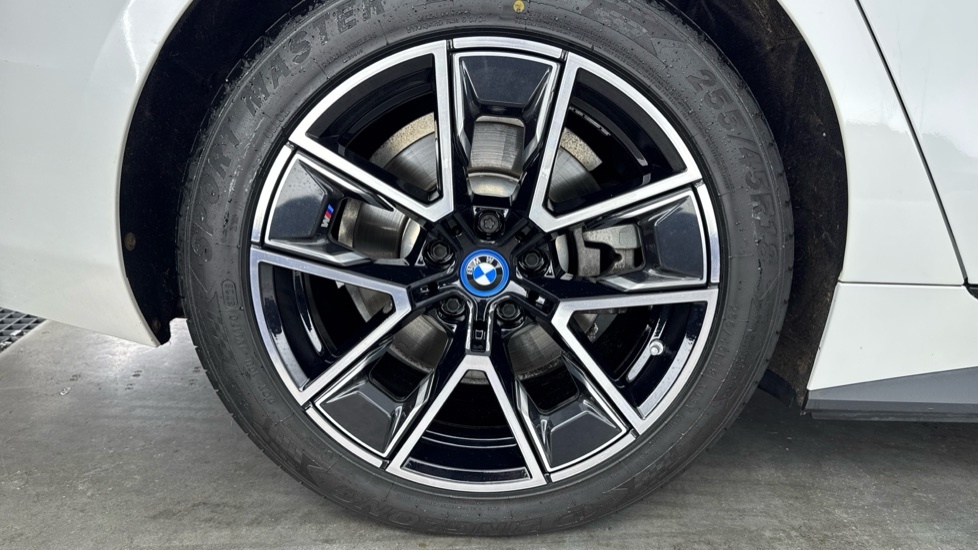 BMW i4 Edrive40 M Sport Blue #32