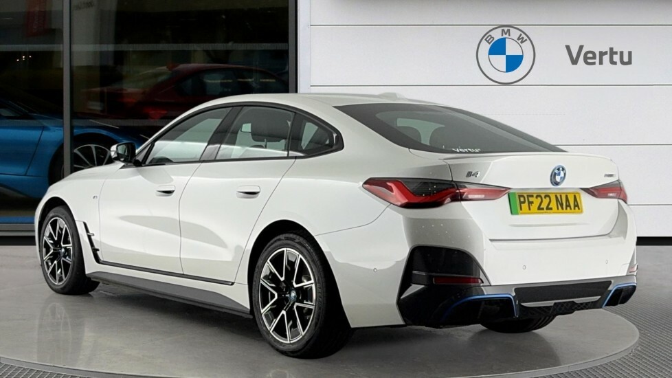 BMW i4 M Sport White #2