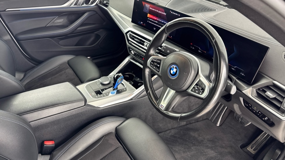 BMW i4 M Sport White #6