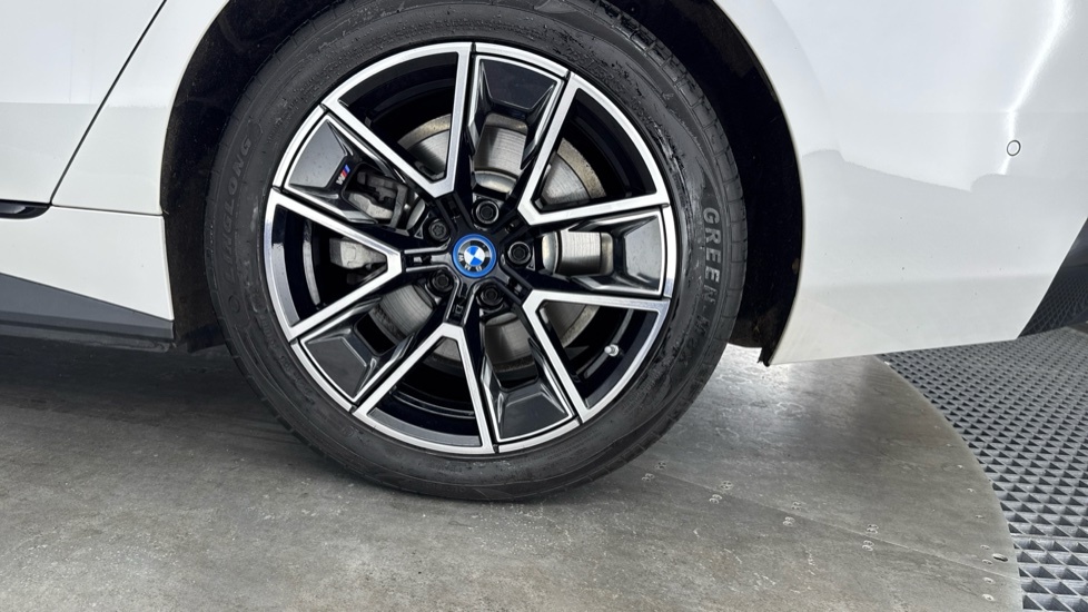 BMW i4 Edrive40 M Sport Blue #33