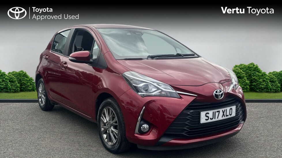 Toyota Yaris Icon Tech Red