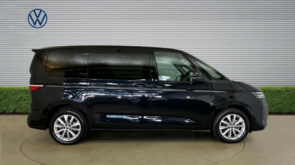 Volkswagen Multivan Life Black #4