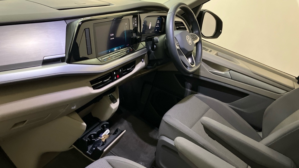 Volkswagen Multivan Life Black #2