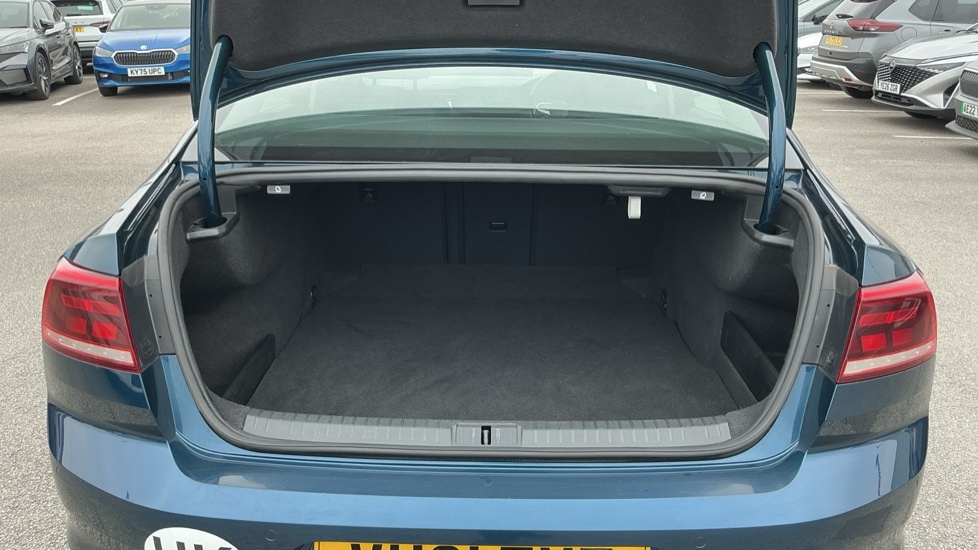 Volkswagen Passat Se Nav Blue #4
