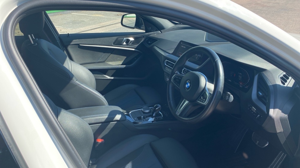 BMW 1 Series M Sport YL73RSU White #6