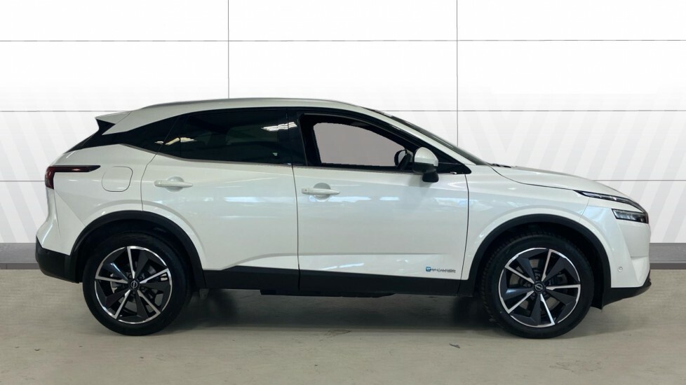 Nissan Qashqai Tekna LS23WMG White #5