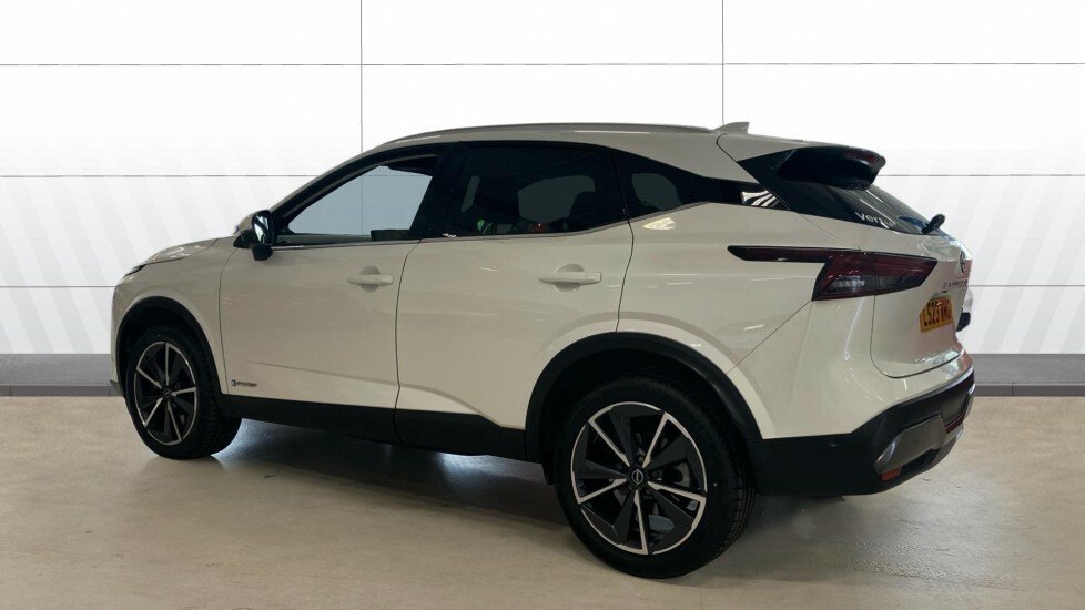 Nissan Qashqai Tekna LS23WMG White #2
