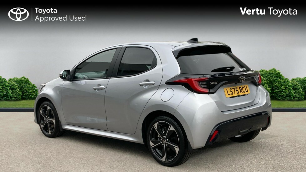 Toyota Yaris Excel Silver #4