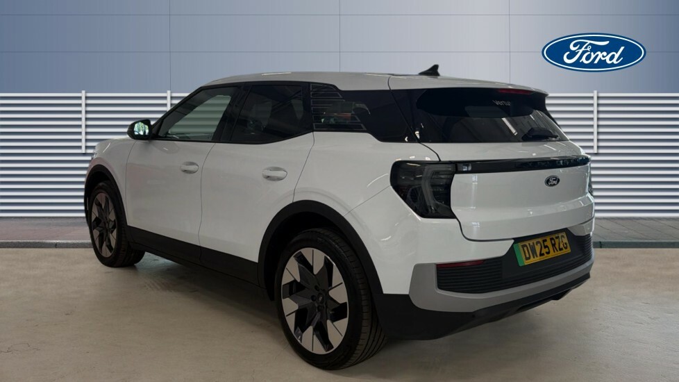 Ford Explorer Premium White #2