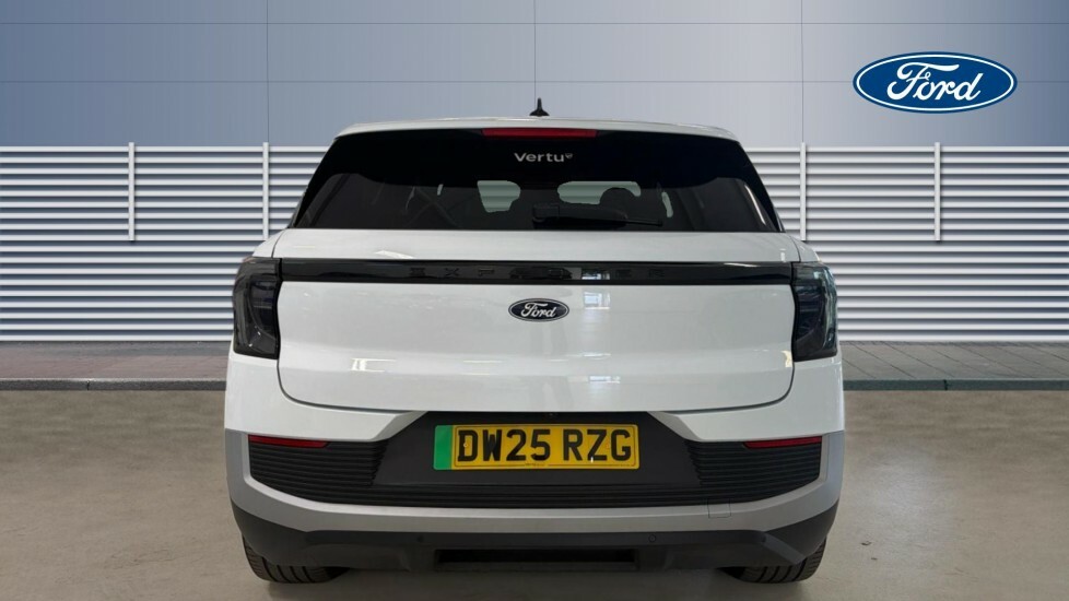 Ford Explorer Premium White #6