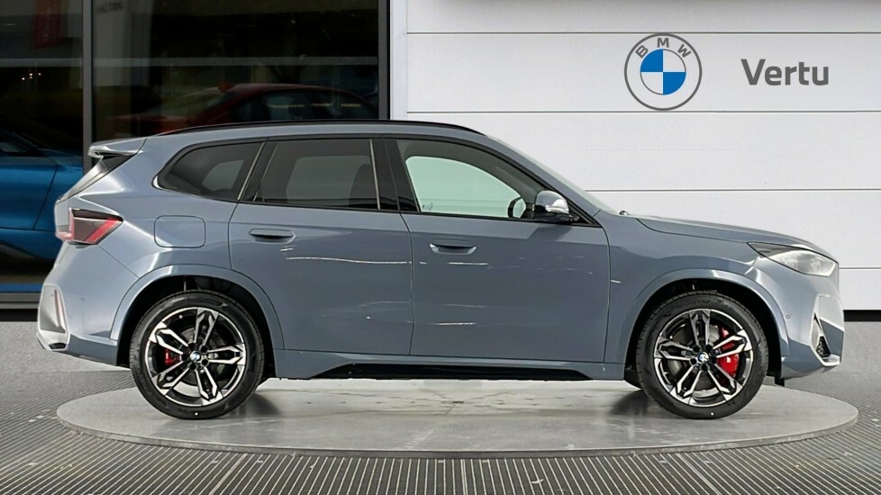 BMW iX1 Shadow Edition #3