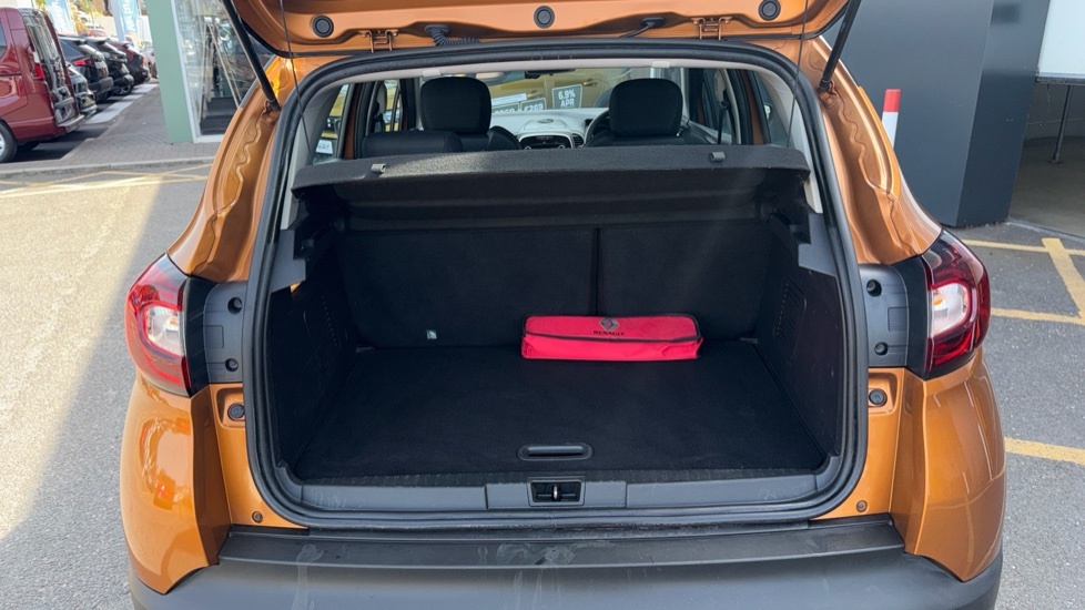 Renault Captur Play Black #4