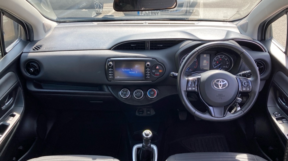 Toyota Yaris Design HJ67NWU White #6