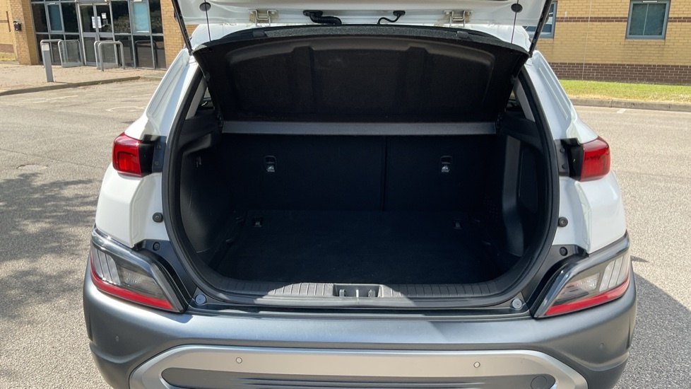 Hyundai Kona Premium ND71OXM White #4
