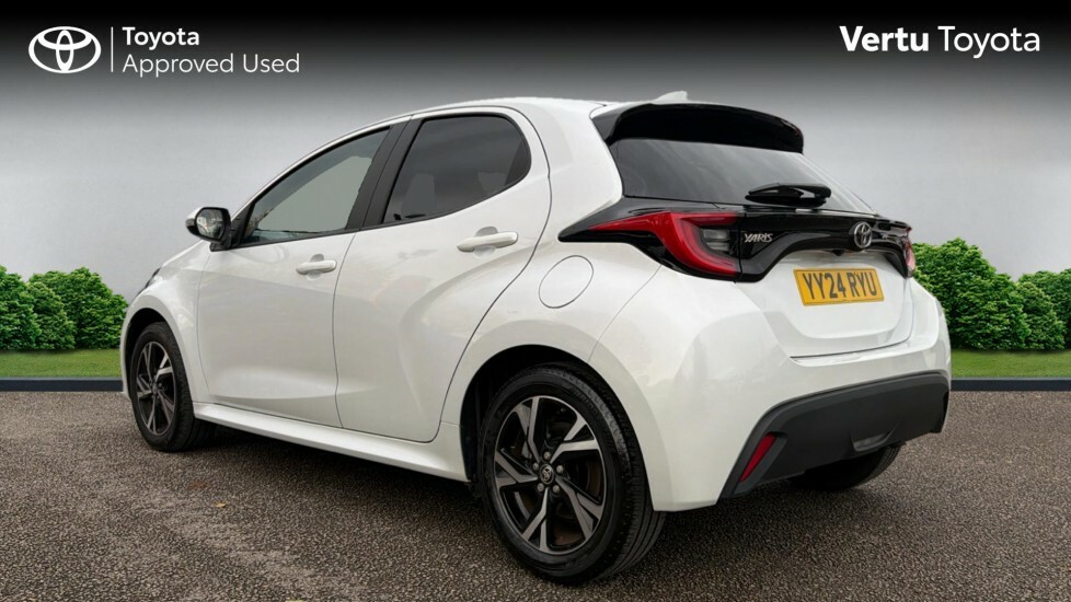 Toyota Yaris Design YY24RYU White #4