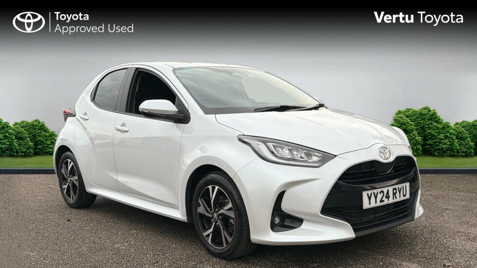 Toyota Yaris Design White