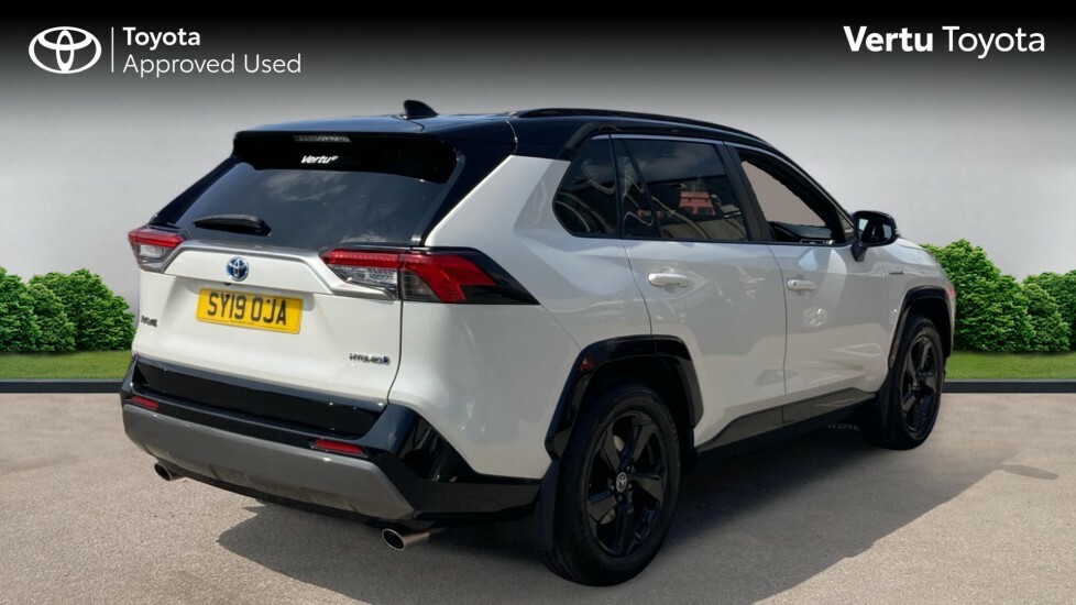 Toyota Rav 4 Dynamic White #2