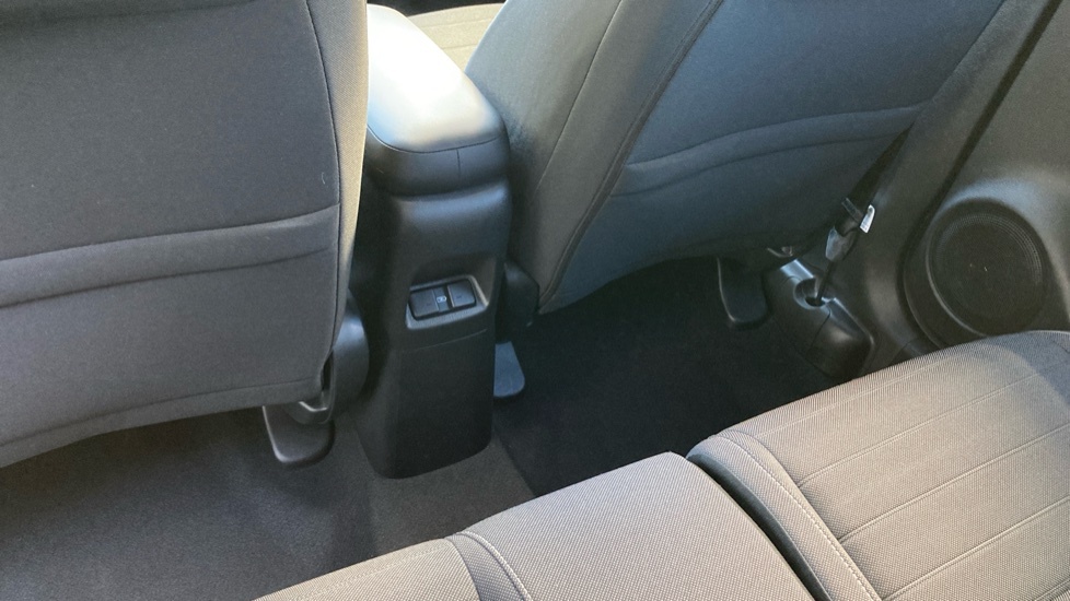 Honda Jazz 1.5 H White #24