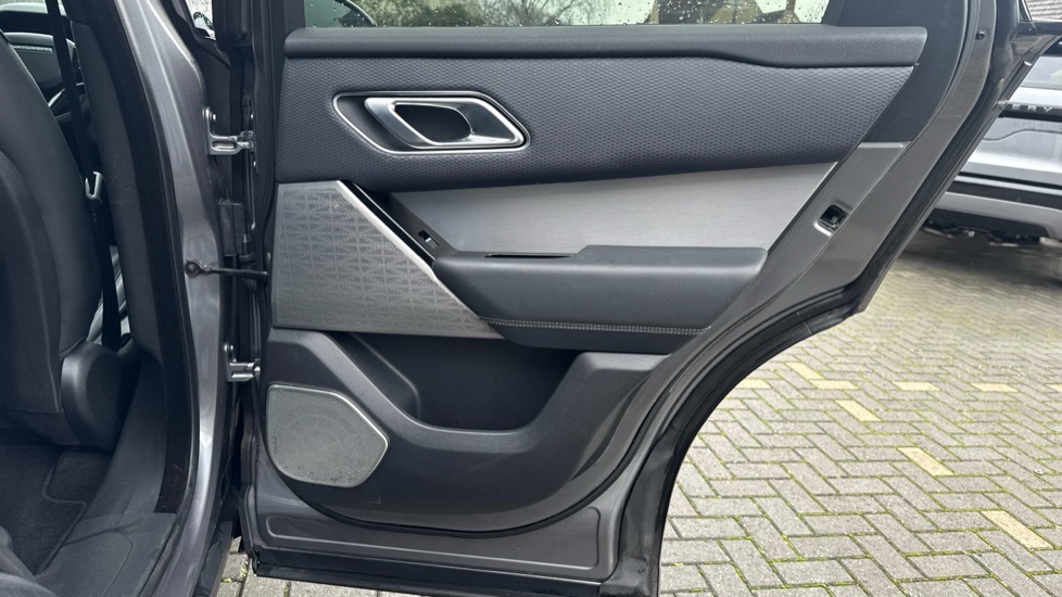 Land Rover Range Rover Velar R-dynamic Hse Black #38