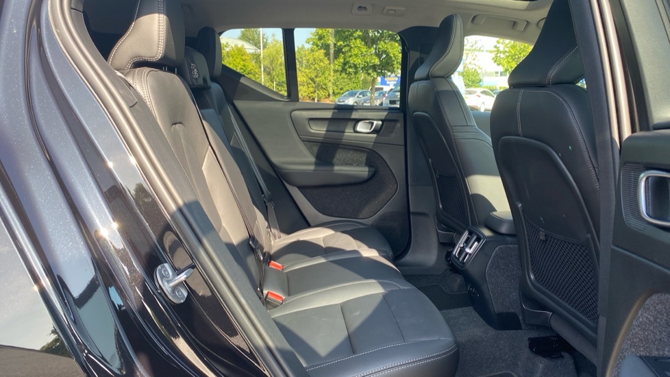 Volvo XC40 Ultra Black #6
