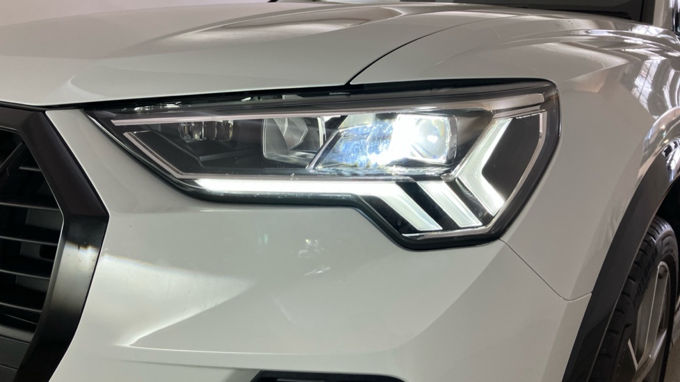 Audi Q3 35 Tfsi Black Edition S Tronic Tech Pack White #26