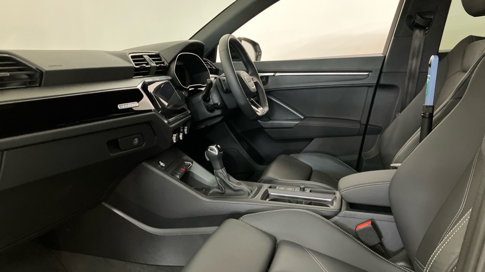 Audi Q3 35 Tfsi Black Edition S Tronic Tech Pack White #2
