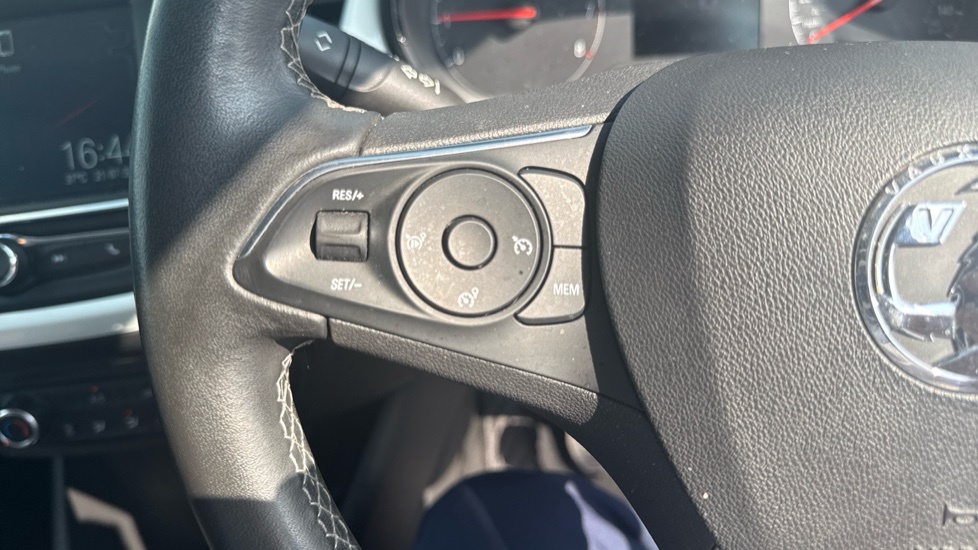 Vauxhall Crossland X Hatchback Grey #21