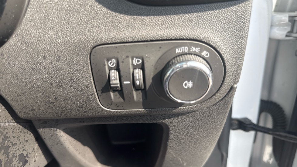 Vauxhall Crossland X Hatchback Grey #27