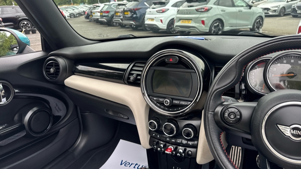 Mini Convertible 1.5D 120 Ps Convertible Red #14