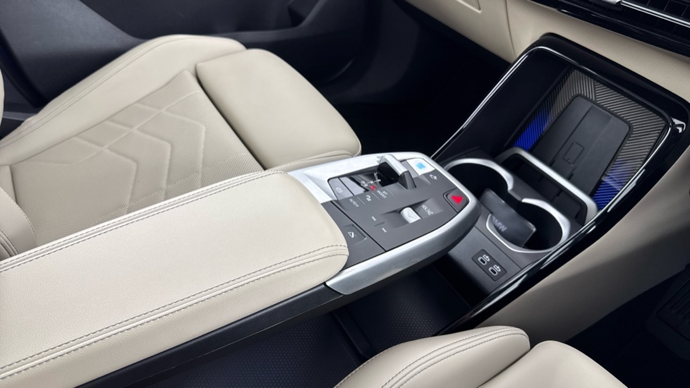 BMW iX1 Ix1 Edrive20 M Sport White #10