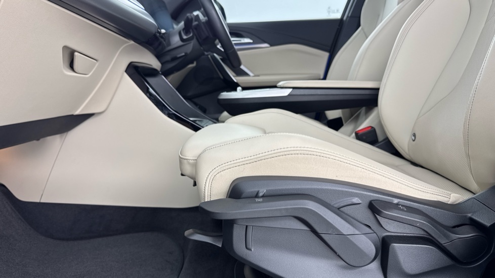 BMW iX1 Ix1 Edrive20 M Sport White #35