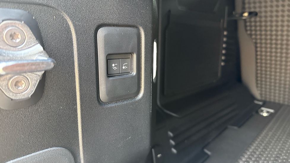 Land Rover Defender 110 X-dynamic Se Grey #30