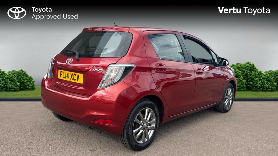 Toyota Yaris Icon FL14XCV Red #2