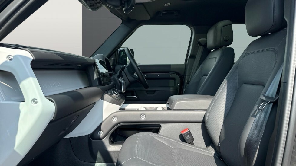 Land Rover Defender 110 X-dynamic Hse WA75YJJ Black #3