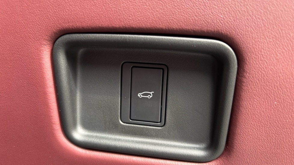 Land Rover Range Rover 2.0 D200 Dynamic Se 2025 White #33