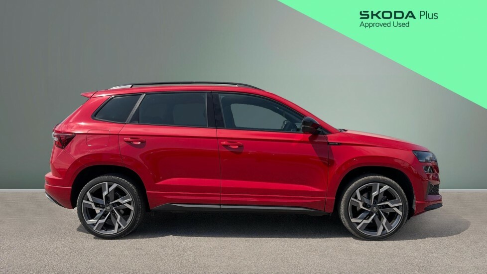 Skoda Karoq Sportline Edition Red #4