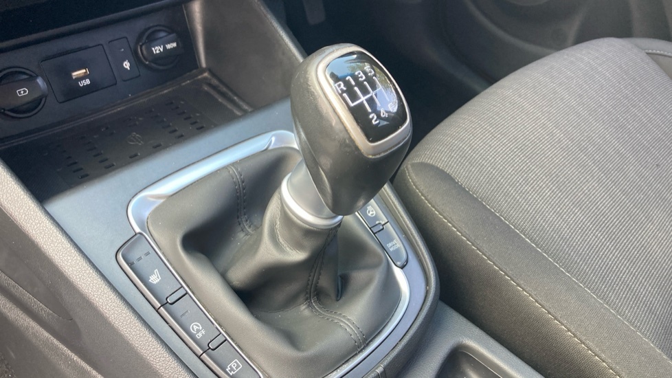 Hyundai Kona Hatchback Black #13
