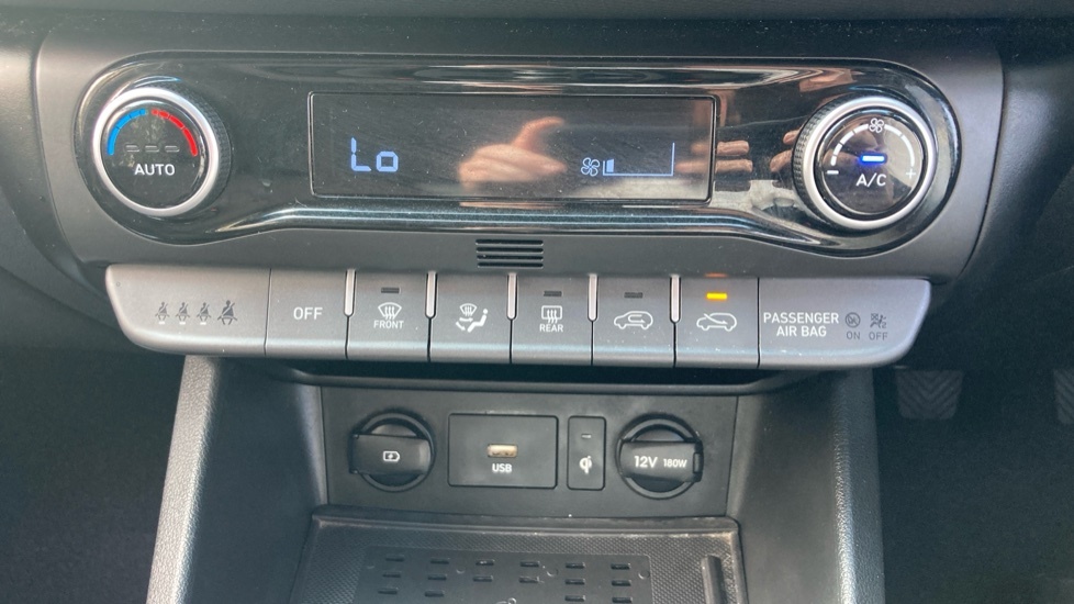 Hyundai Kona Hatchback Black #35