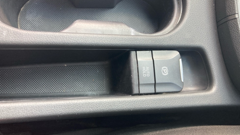 Hyundai Kona Hatchback Black #38