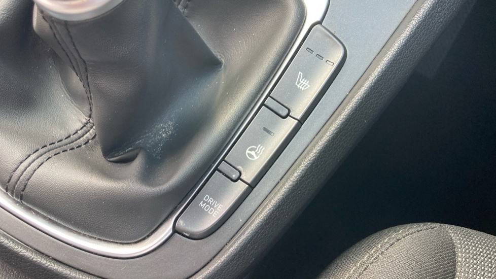 Hyundai Kona Hatchback Black #37