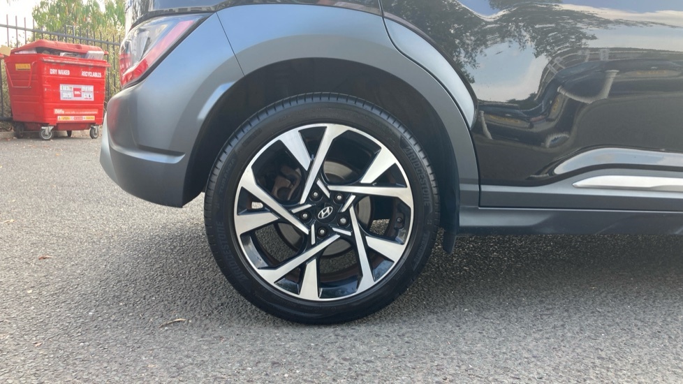 Hyundai Kona Hatchback Black #7