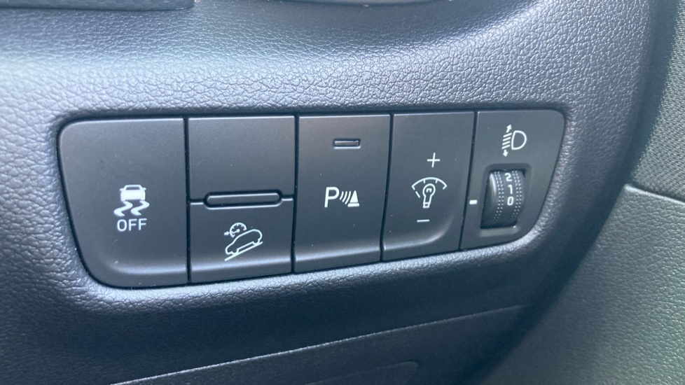 Hyundai Kona Hatchback Black #22