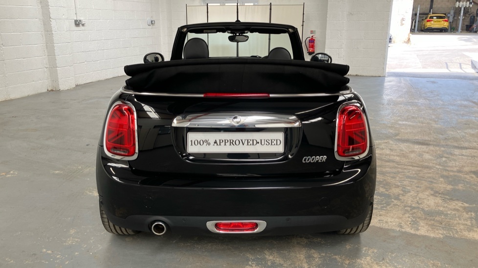 Mini Convertible 1.5 Cooper Classic Convertible Black #65