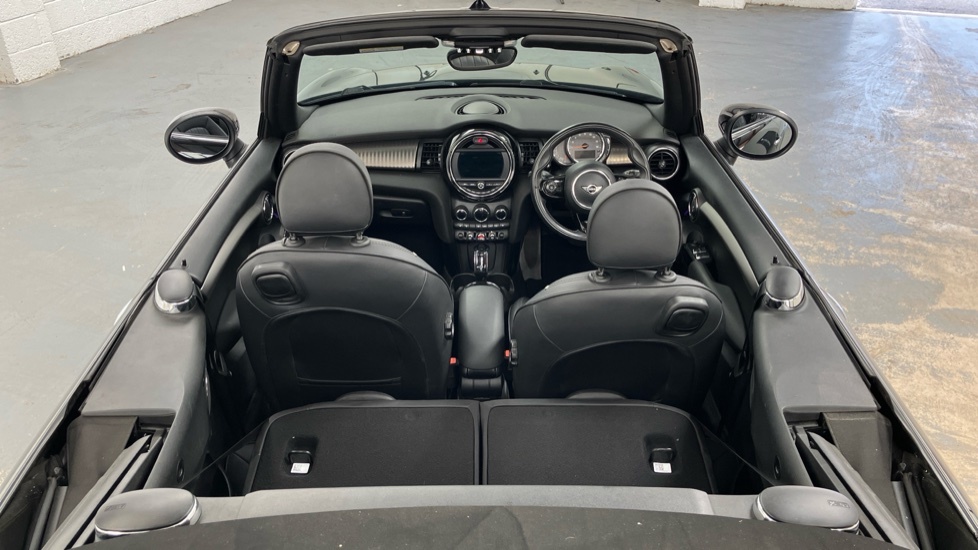 Mini Convertible 1.5 Cooper Classic Convertible Black #37